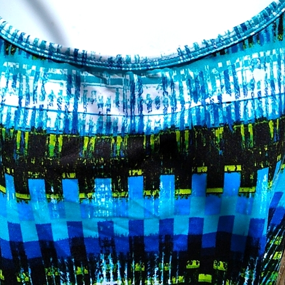 Spaghetti strap Top (2X L) - Picture 2 of 5